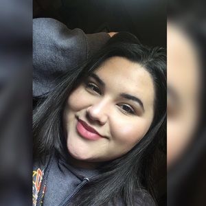 Meet your Posher, Abigail